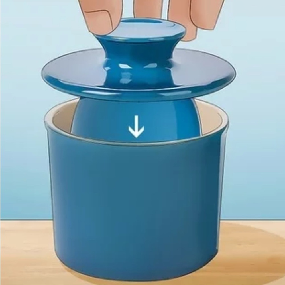 Classic ceramic Butter Bell, raised painted wording BUTTER in French & English - Picture 11 of 12